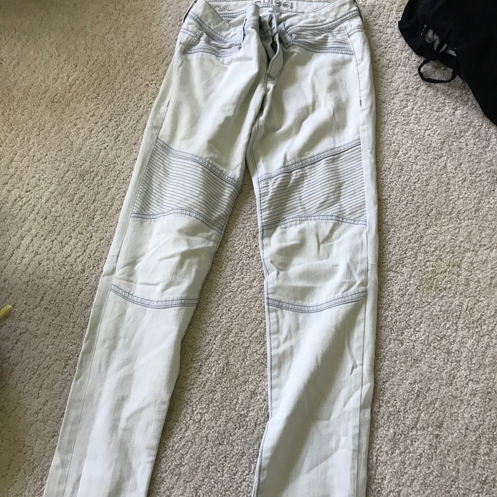 DL1961 light wash denim